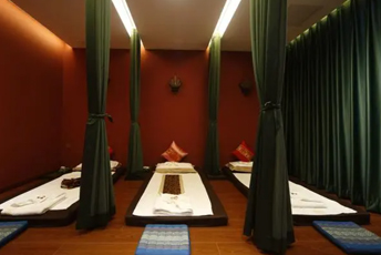 重庆泰式按摩的被动瑜伽:当身体被折叠成诗